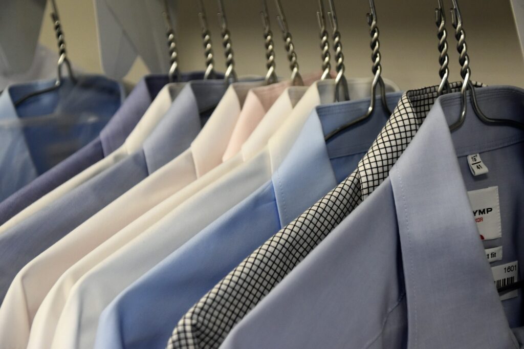 Perbedaan Laundry Dry Cleaning dan Pressing - Kelebihan dan Kekurangan Metode Dry Cleaning dan Pressing
