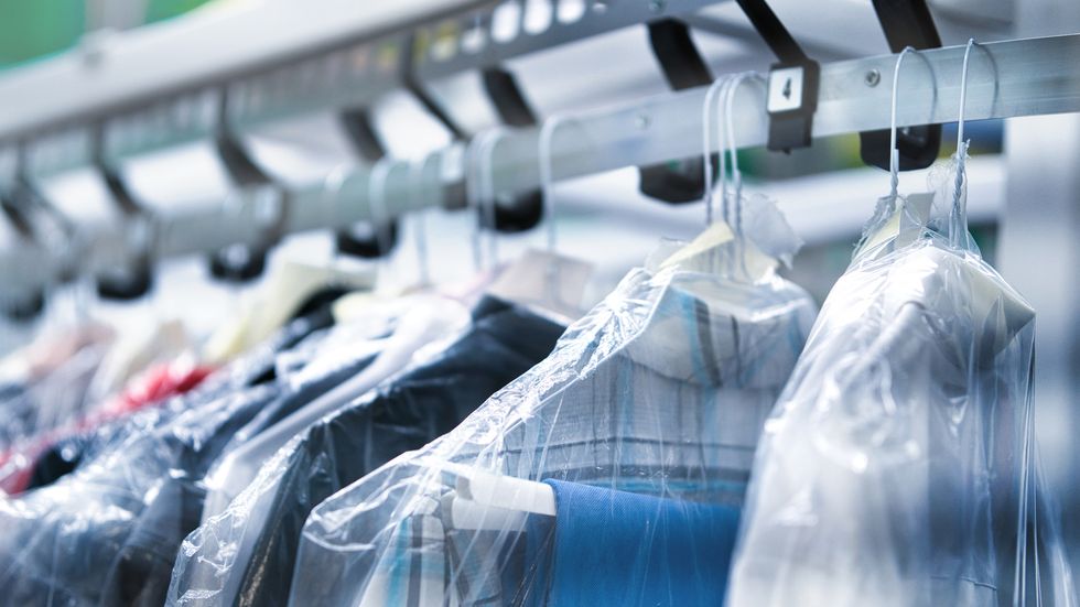 Perbedaan Laundry Dry Cleaning dan Pressing - Perbedaan Antara Dry Cleaning dan Pressing