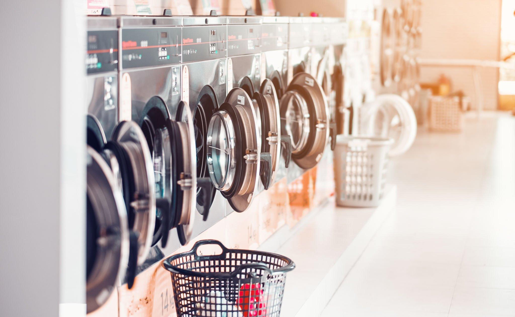 Cuci + Setrika Baju Murah hanya di Circle Wash Surabaya